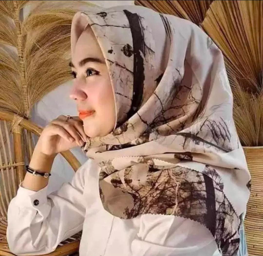 hijab motif lv