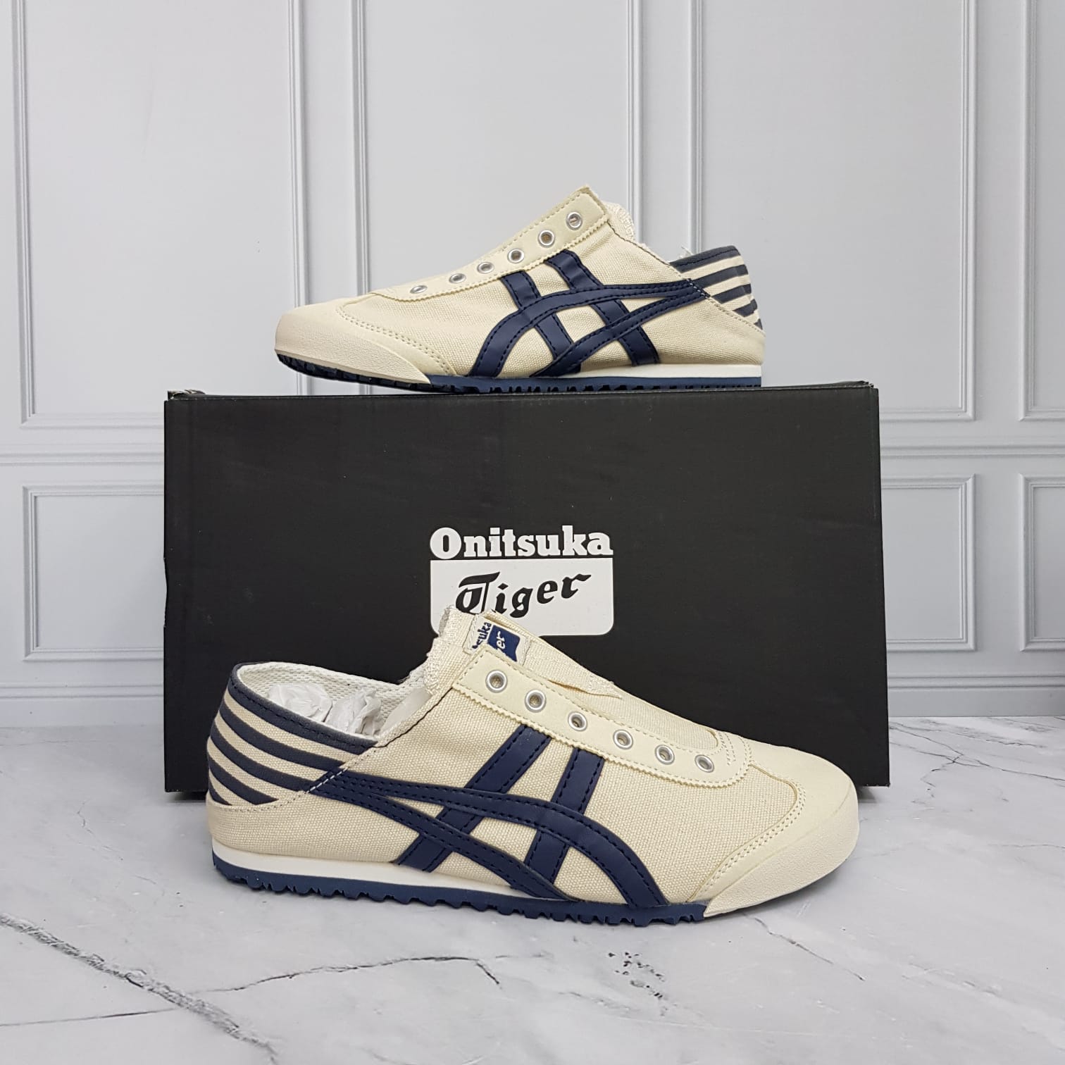 Onitsuka putih store