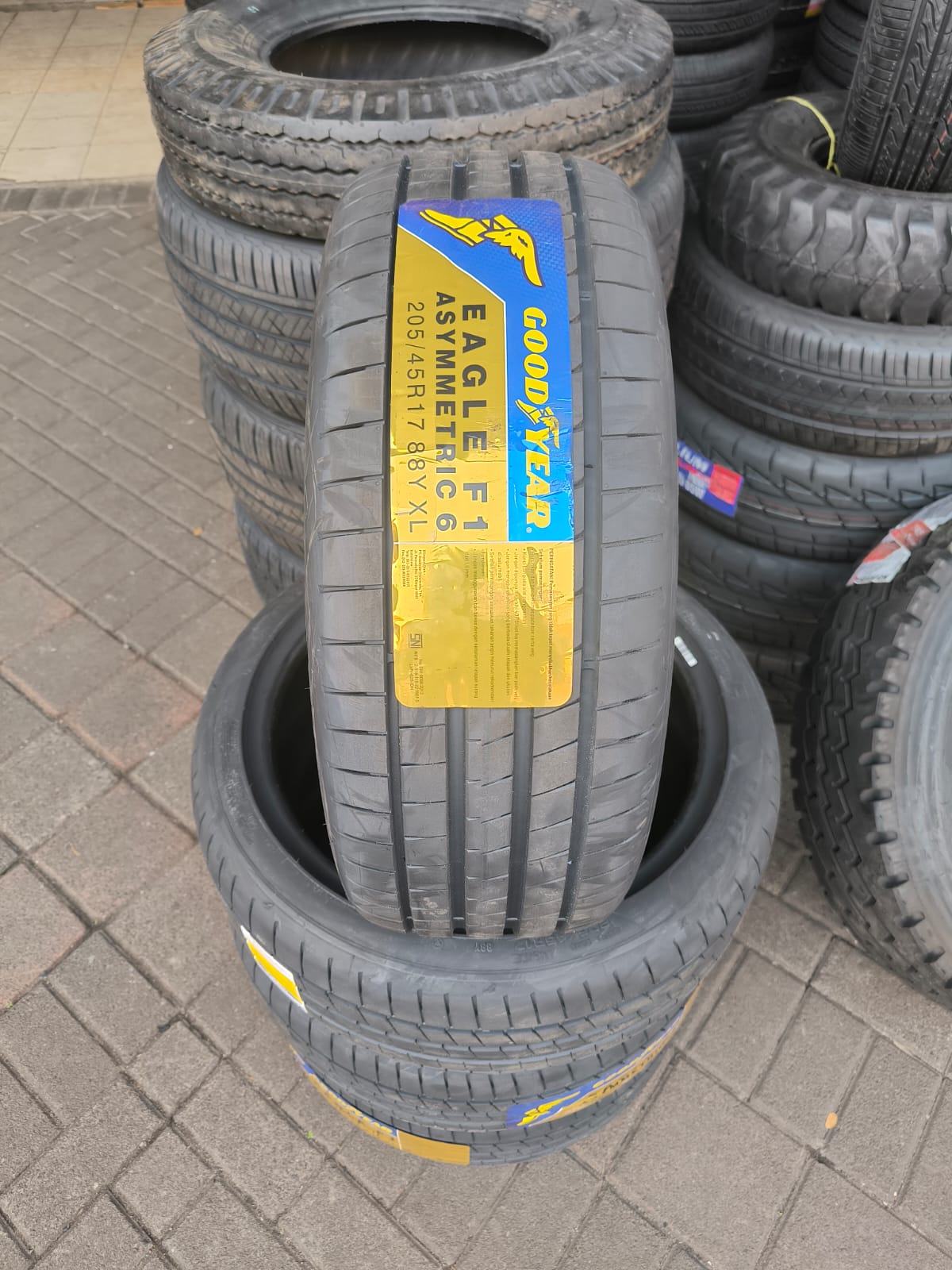 Ban Mobil GOODYEAR EAGLE F1 205/45 R17 88Y XL – Sporty & Premium untuk Honda Jazz RS, Mazda 2, Mini Cooper, dan Toyota Yaris GR Harga 1,275,000 rupiah*Gratis Ongkir