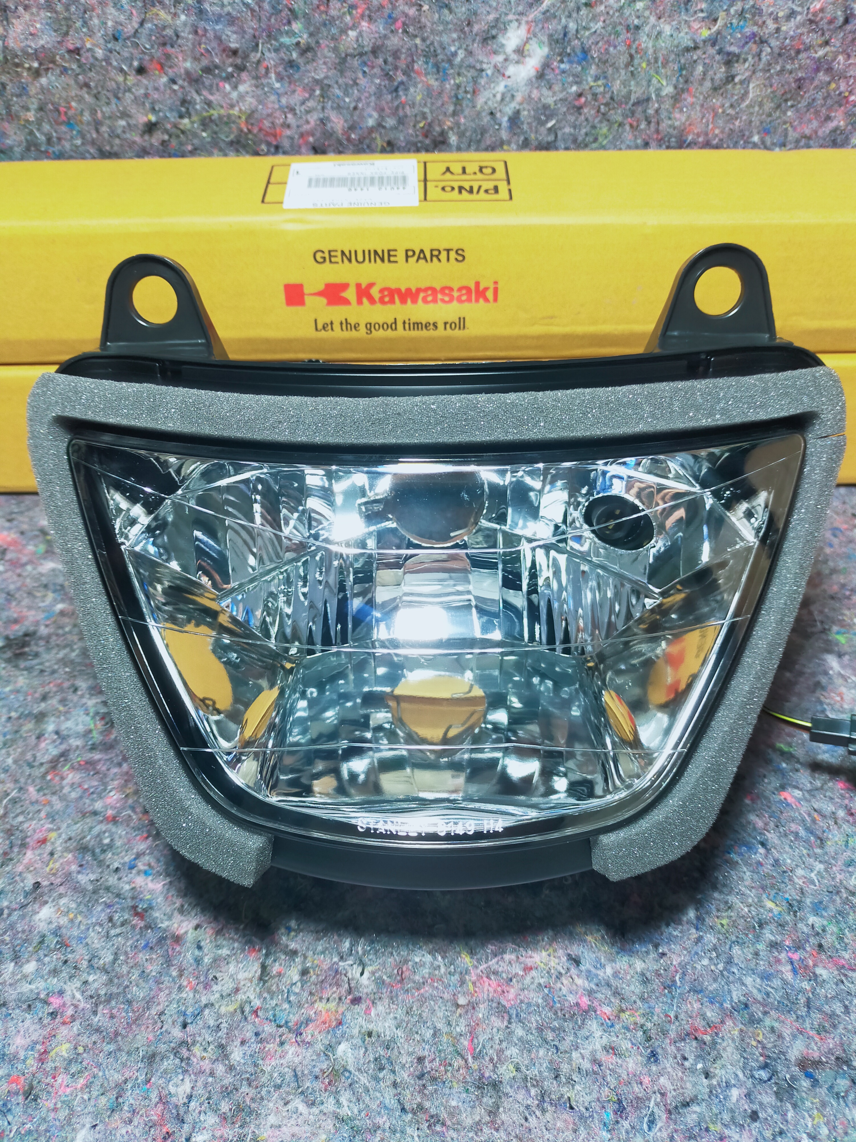 LAMPU MIKA REFLEKTOR DEPAN NINJA RR OLD CBU ZX MOTOR KAWASAKI Harga 1,383,000 rupiah*Gratis Ongkir