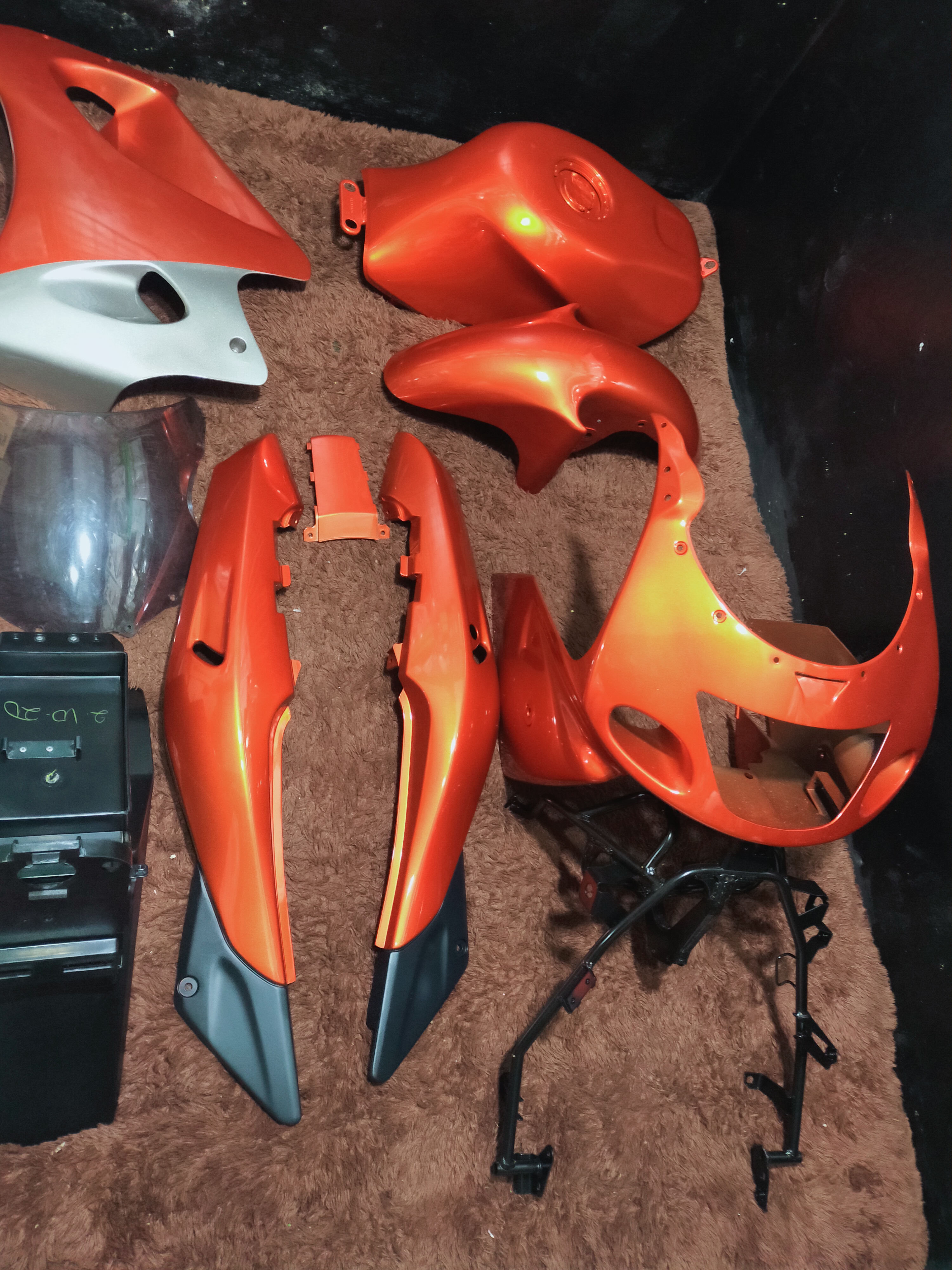 BODI FULLSET NINJA RR OLD WARNA LANGKA (ORANGE) Harga 6,505,000 rupiah*Gratis Ongkir